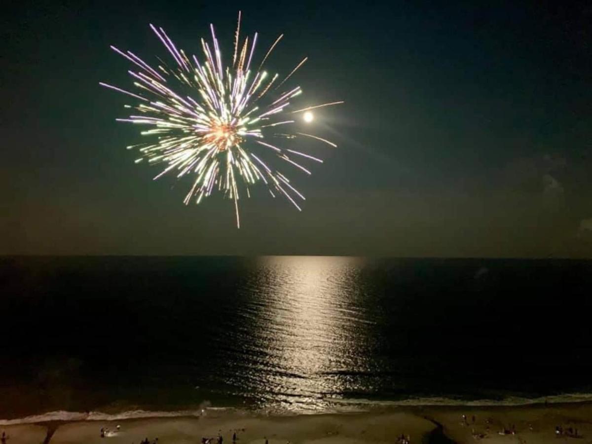 Searenity By The Sea - Luxury & Romance Await Surfside Beach Екстериор снимка